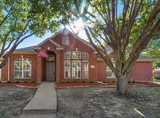 6421 Pawnee Ln, The Colony, TX 75056