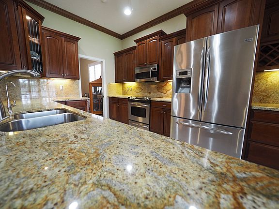3rd image of 4195 Fox Run Ct