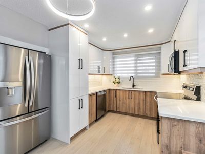 779 Warwick Rd NW, Edmonton, AB, T5X4R2