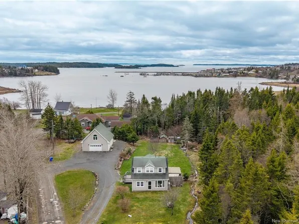 10 Stanley Oliver Rd, Saint George, NB E5C 1Z4