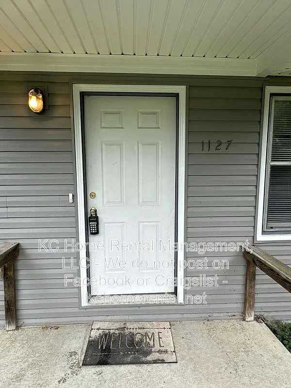 3 bed, 2.0 bath, $1,295 — Photo 3
