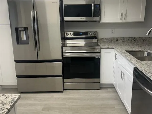 5707 Foxlake Dr APT 2, North Fort Myers, FL 33917