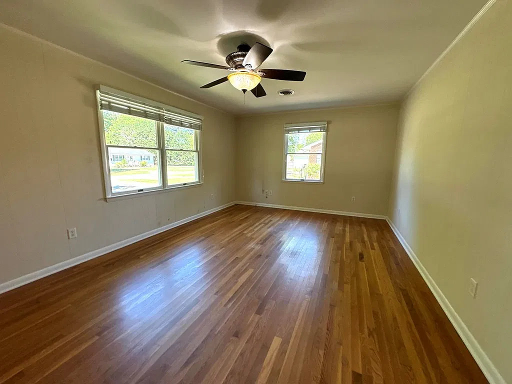 2 bed, 1.0 bath, 1072 sqft, $1,800 — Photo 3