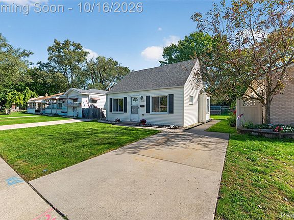 2nd image of 5661 Hipp St