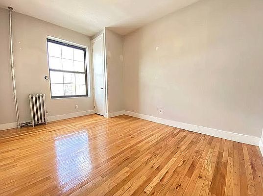5th image of 1302 De Kalb Ave #33
