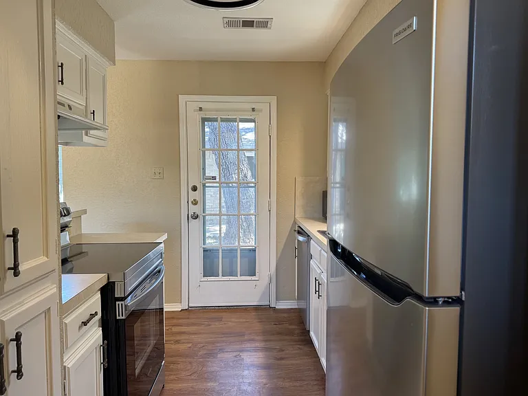 2212 Bolivar St #2212 — Photo 8