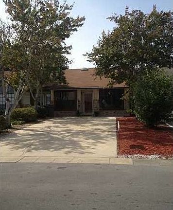 3rd image of 4 Viking Dr NW APT D