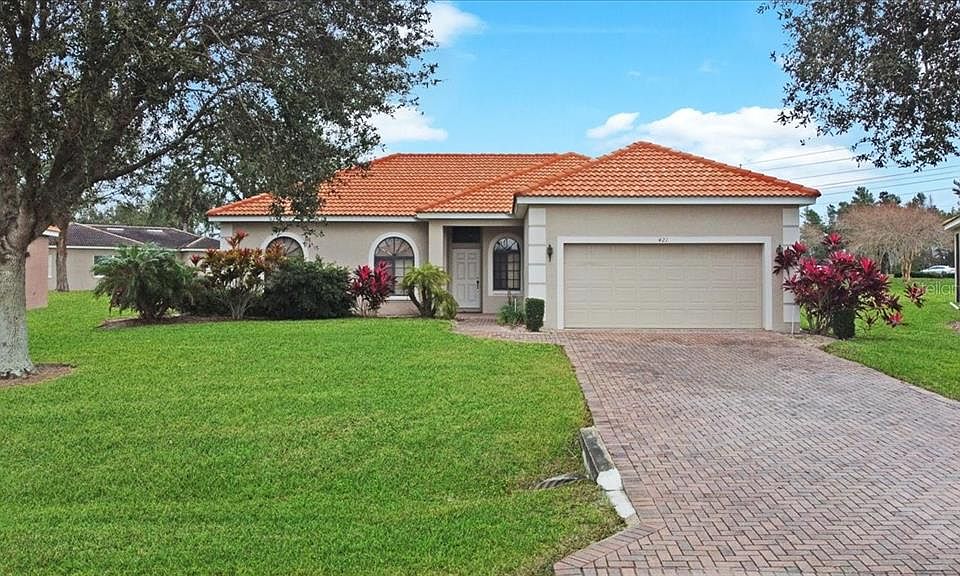 1st image of 421 CARAWAY DRIVE