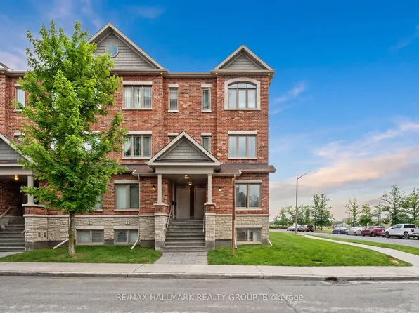 498 Leboutillier Ave, Ottawa, ON K1K 2V7