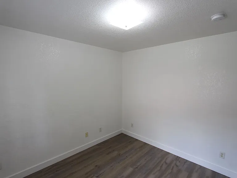 2115 N West St — Photo 24