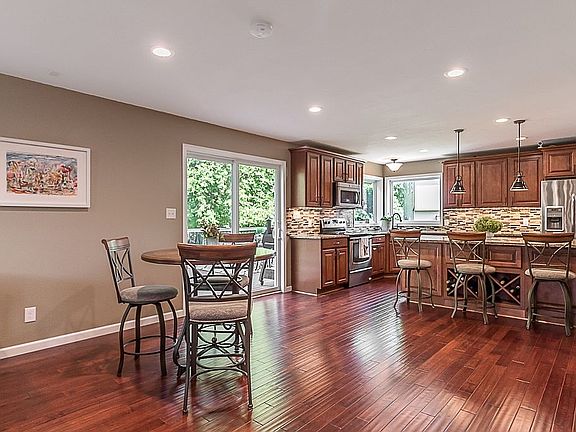 4th image of 117 Sunburst Cir