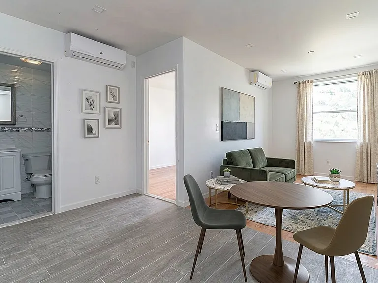 521 45th St #3A — Photo 1
