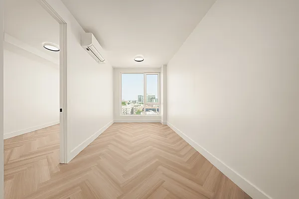 Bedroom, photo 1