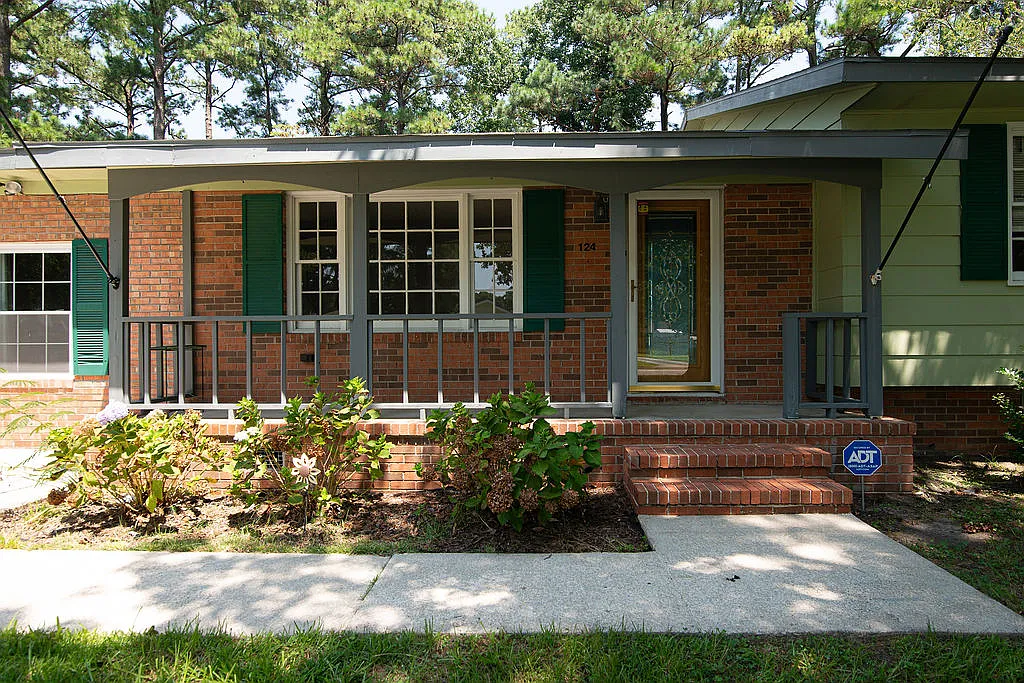 124 Carolina Circle - 1 — Photo 3