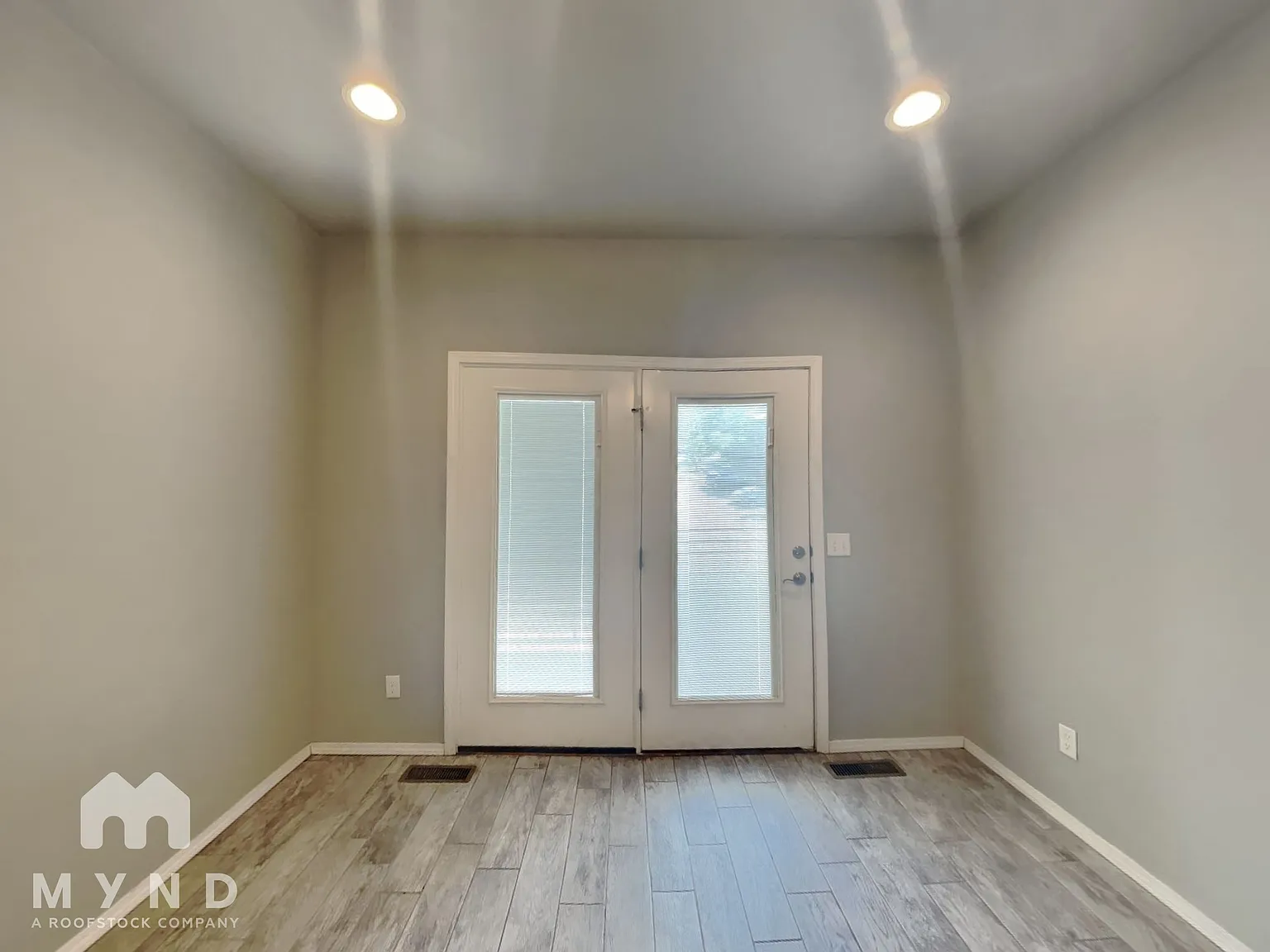 2 bed, 2.5 bath, 1471 sqft, $1,415 — Photo 3