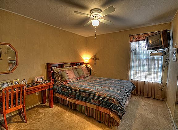 5th image of 306 Dartmoor Dr