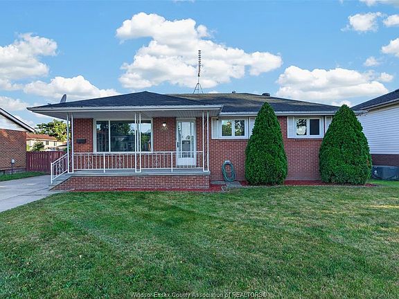 2nd image of 5015 Colbourne Dr