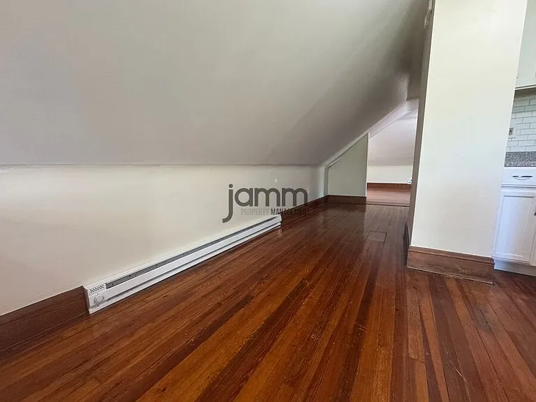 3228 E Fairfax Rd — Photo 7