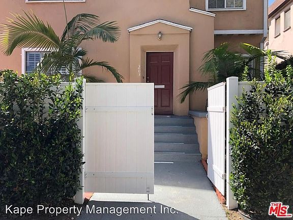2nd image of 203 N Swall Dr