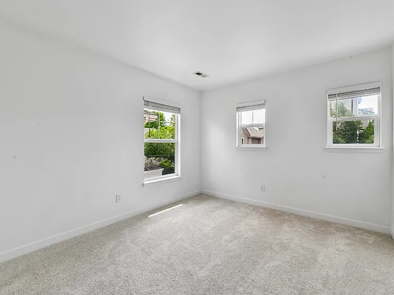 10094 Amston St — Photo 20