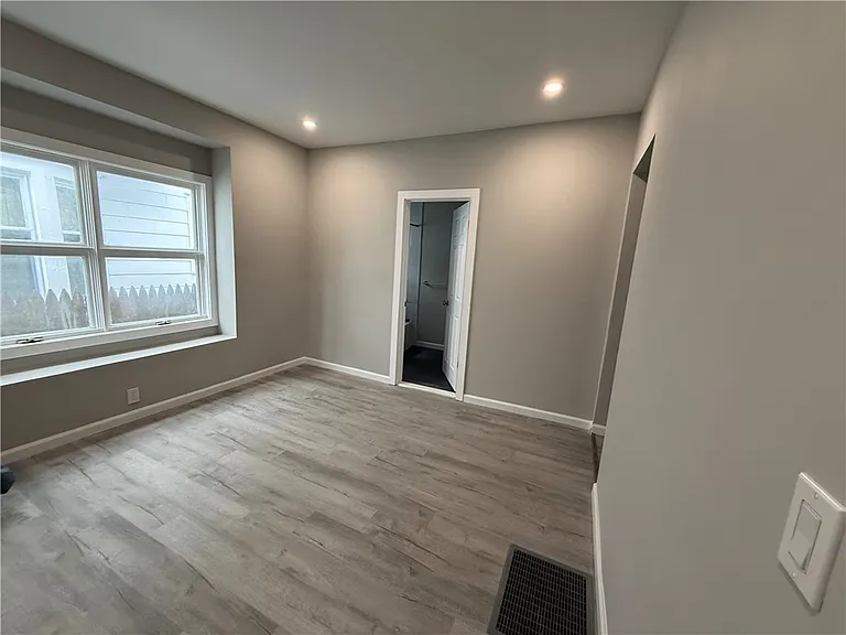 14 Willow Pl — Photo 3