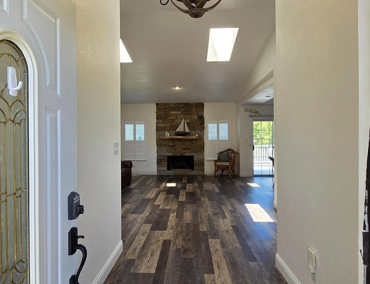 3 bed, 1651 sqft, $2,900 — Photo 3