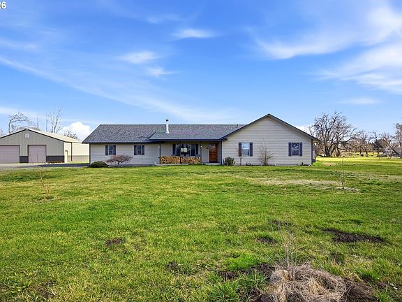 3rd image of 495 SW 2nd St