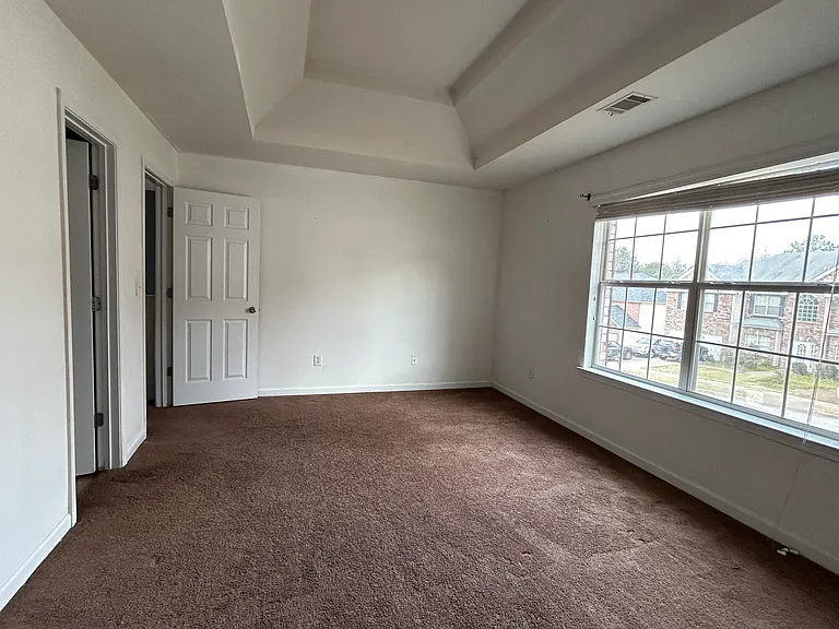 1040 Baltic Way — Photo 29