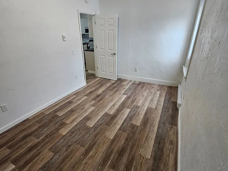 100 N Lake St — Photo 8