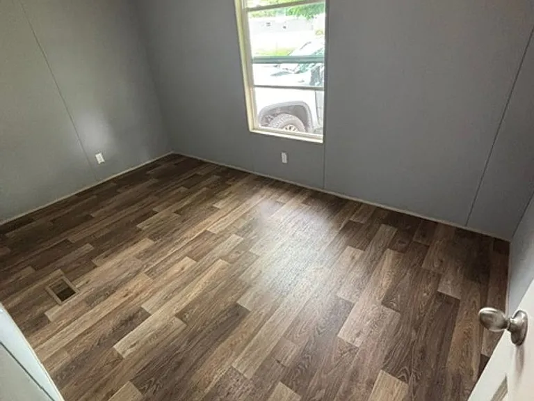 5600 W Kilgore Ave — Photo 12