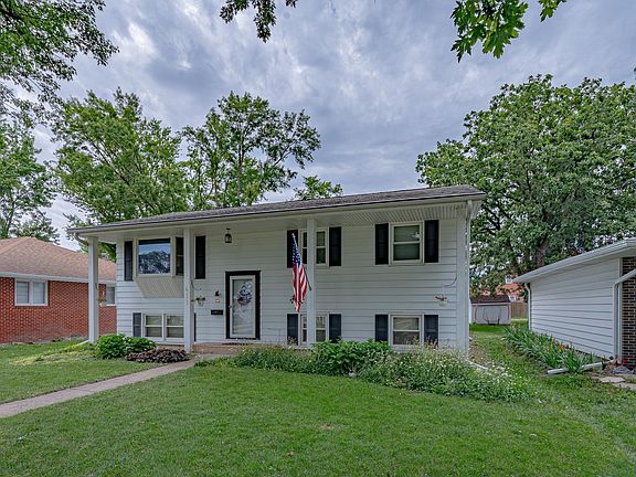 3rd image of 411 Calvin St