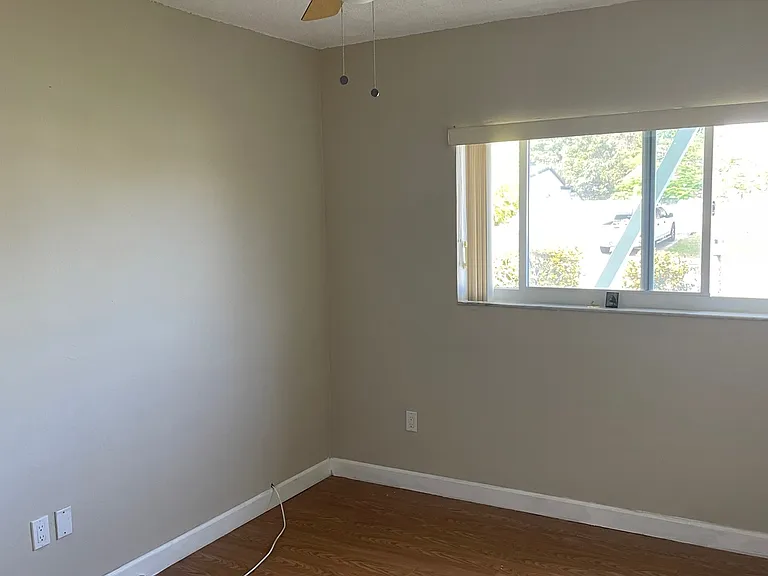 11910 SW 187th Ter — Photo 10