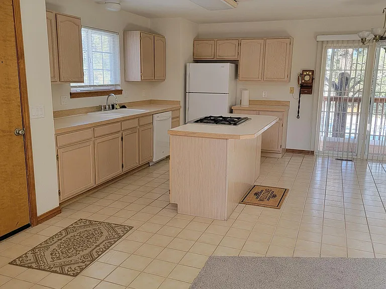 10690 Spur Pl — Photo 4