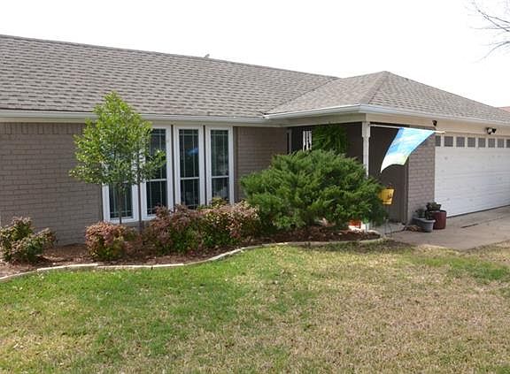 2nd image of 1917 Creekwood Ct