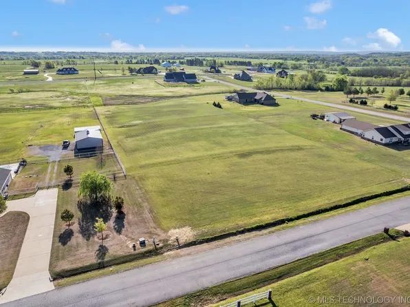 19355 Carriage Ct, Glenpool, OK 74033