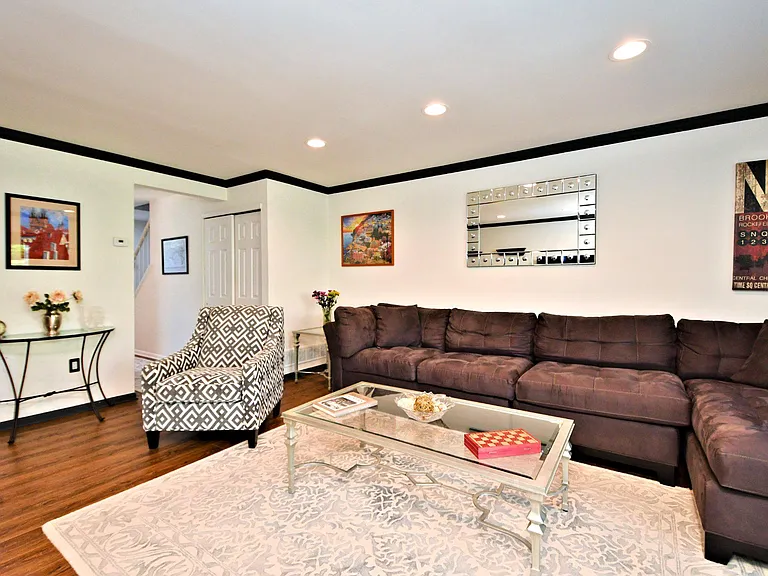 615 Piedmont Ct — Photo 17