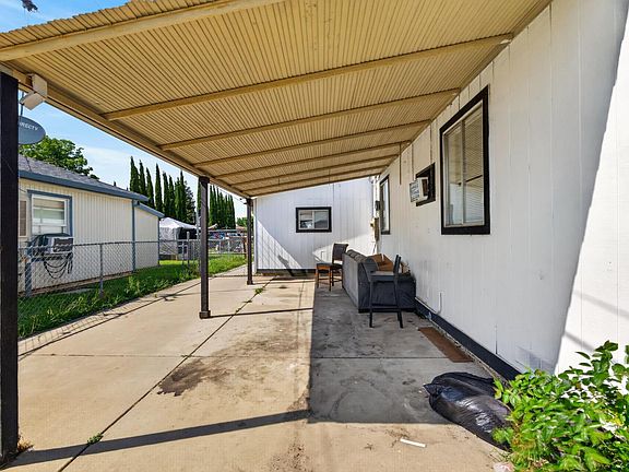 4th image of 1005 Hawk Ave