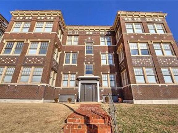 3rd image of 5855 Washington Blvd APT 2C