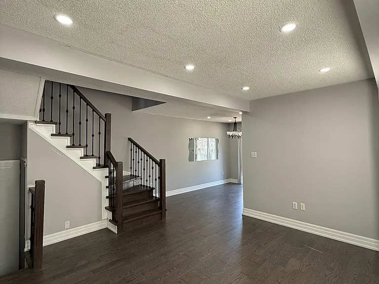 20 Ridge Valley Ct — Photo 7