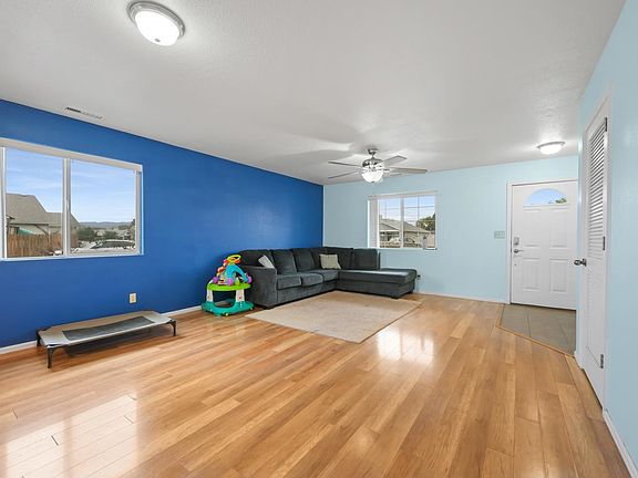 4th image of 444 Pear Ln