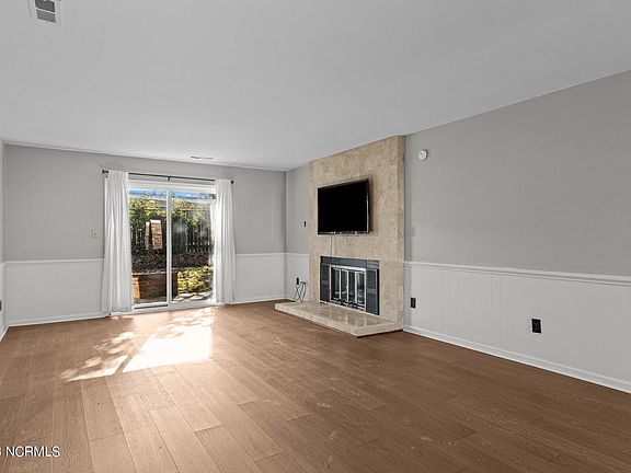 5th image of 3905 Guardian Avenue #G-27