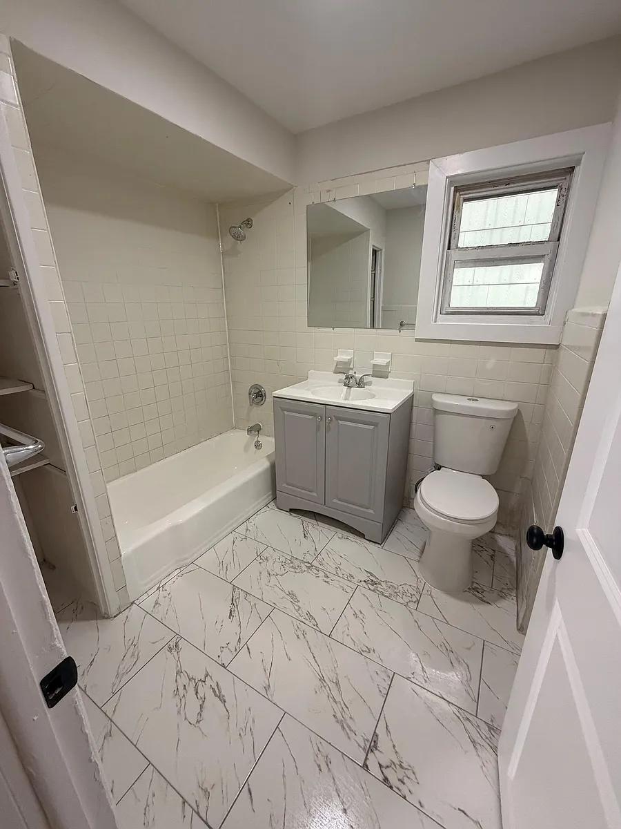 Building Photo - 75 Warner Ave #1