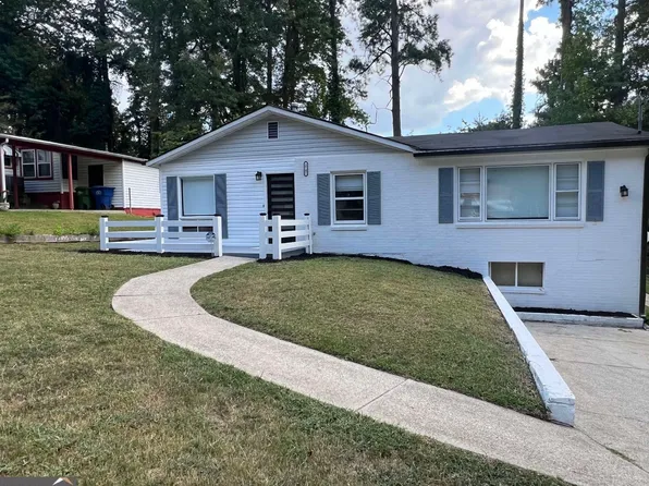 2747 Santa Barbara Dr NW, Atlanta, GA 30318