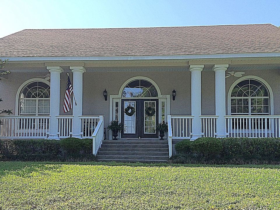 1st image of 1701 Lakeshore Dr
