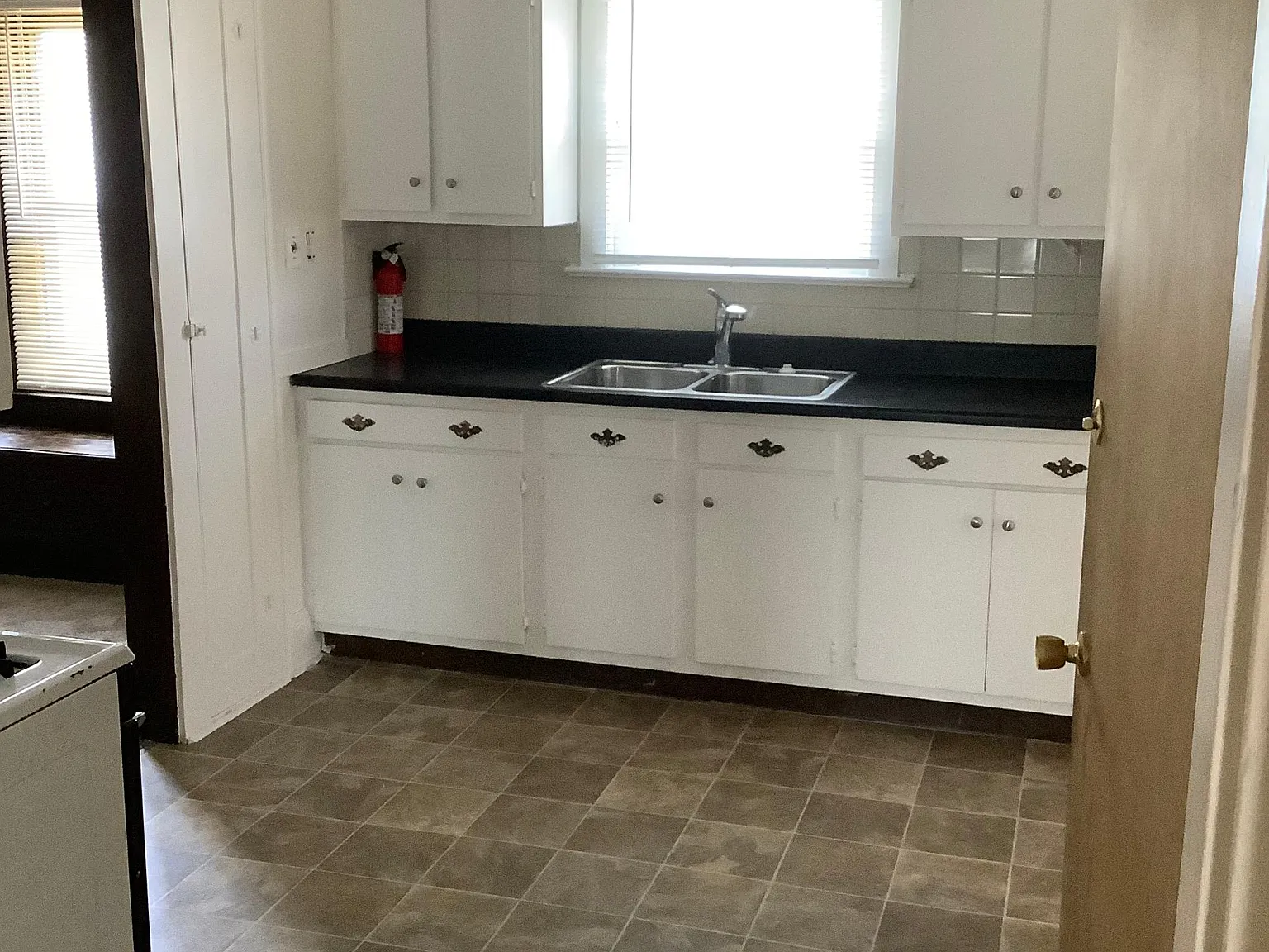 17831 Hillgrove Ave — Photo 2