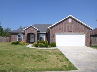 104 Cypress Ave, Prairie Grove, AR 72753