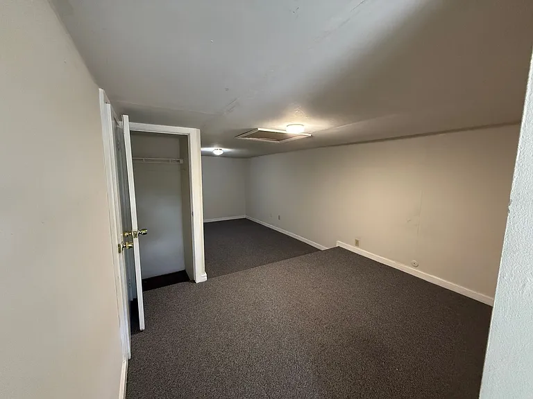 376 Park Ave — Photo 32