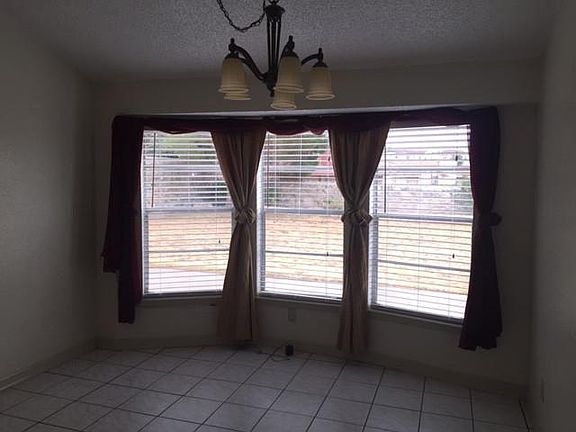 5th image of 624 Mary Stuart Dr