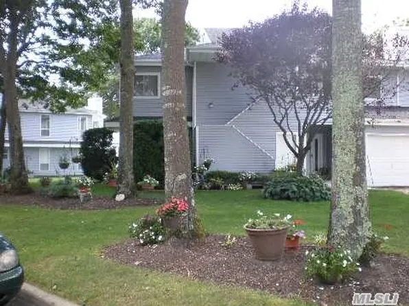7 Lakeview Dr #2, Manorville, NY 11949