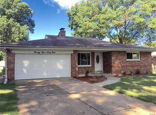 2969 Chevron Dr, Saint Louis, MO 63125